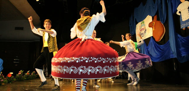 XIII ENCUENTRO INFANTIL DE FOLKLORE - Coros y Danzas Virgen del Rosario